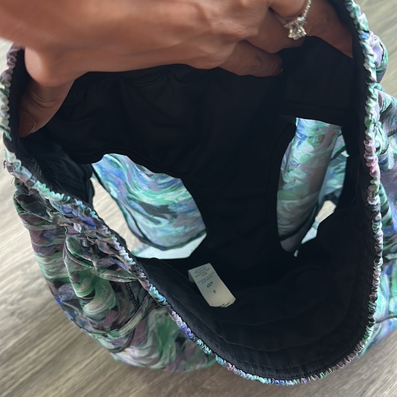 Lululemon shorts - Picture 11 of 11